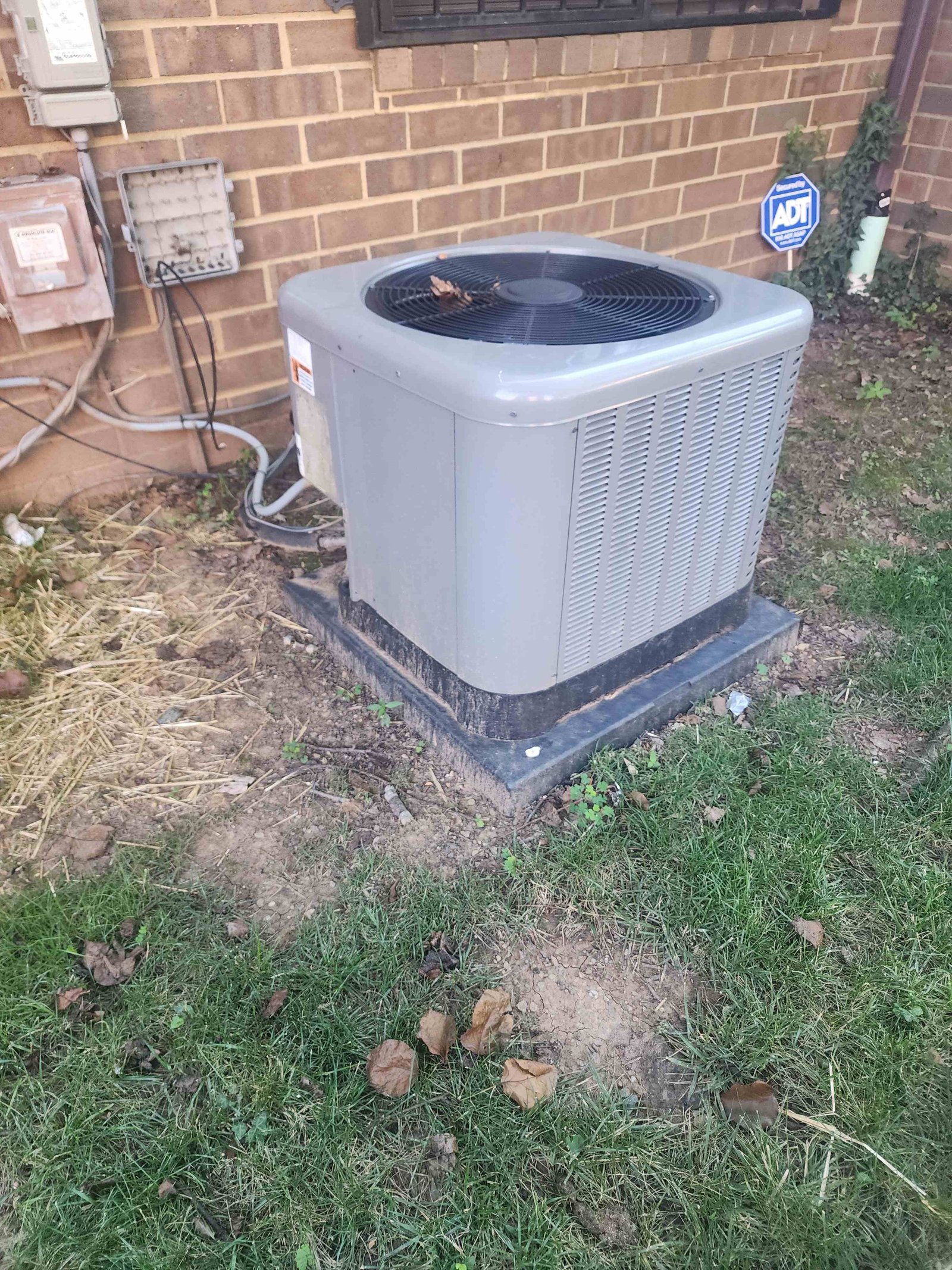 AC condenser unit